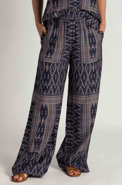 zoe kratzmann - breeze pant in midnight aztec